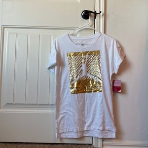 White Jordan t shirt in a girls large.